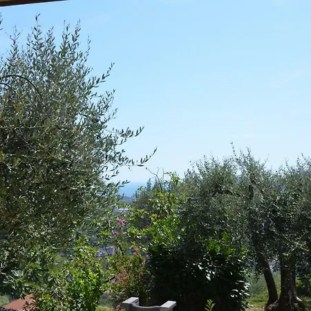 La Casa Con Vista Di Emma Vezzano Ligure